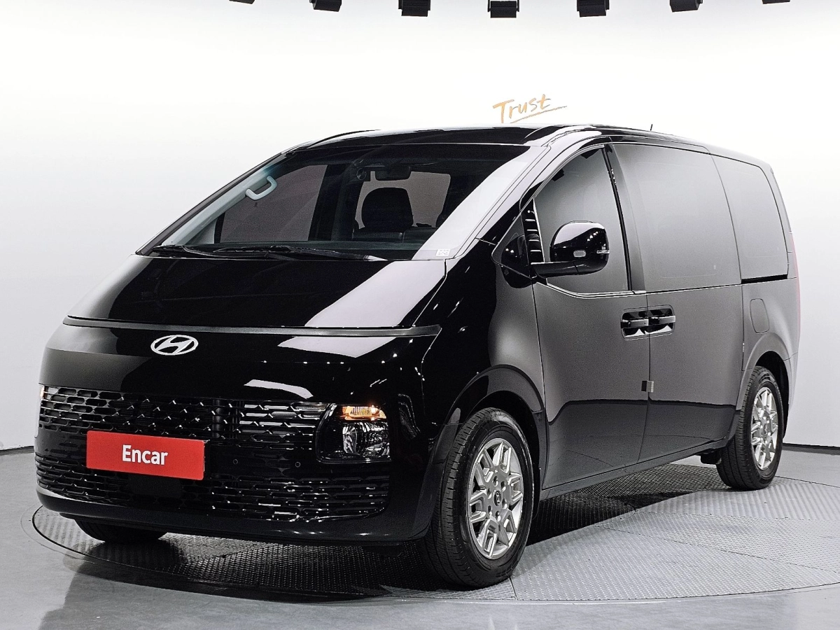HYUNDAI STARIA 2024