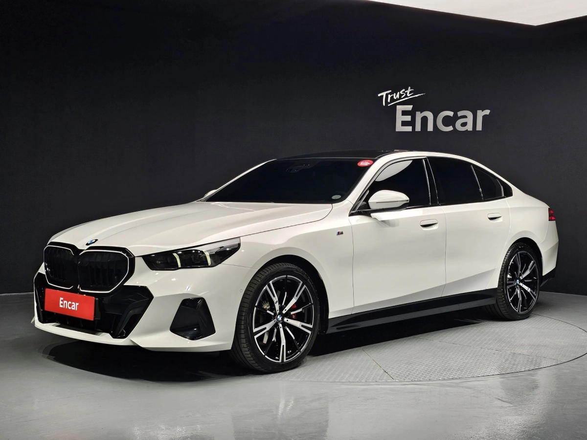 BMW 5-SERIES G60 2025