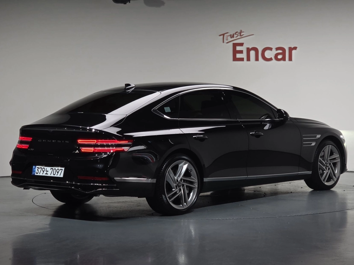 GENESIS G80 RG3  2025