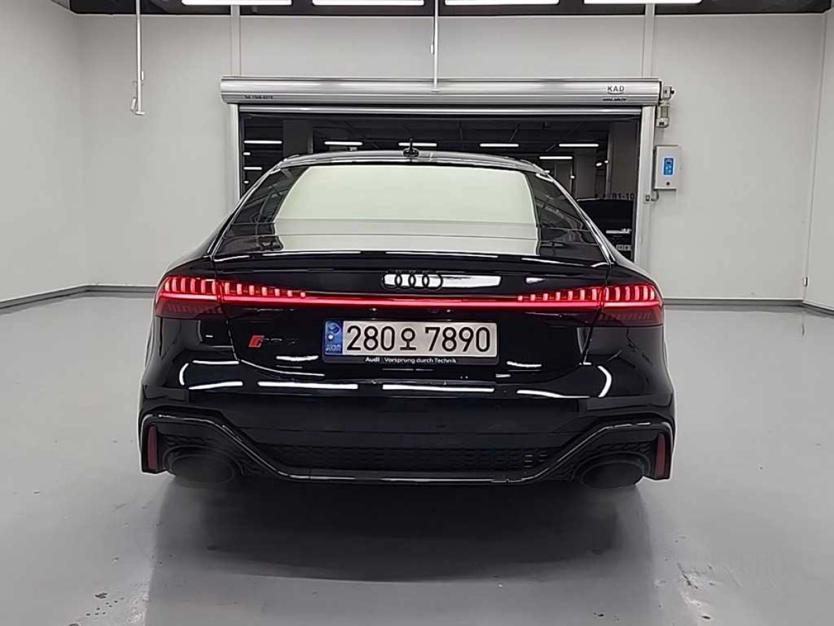 AUDI RS7 4K