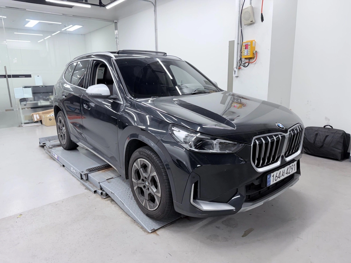 BMW X1 U11