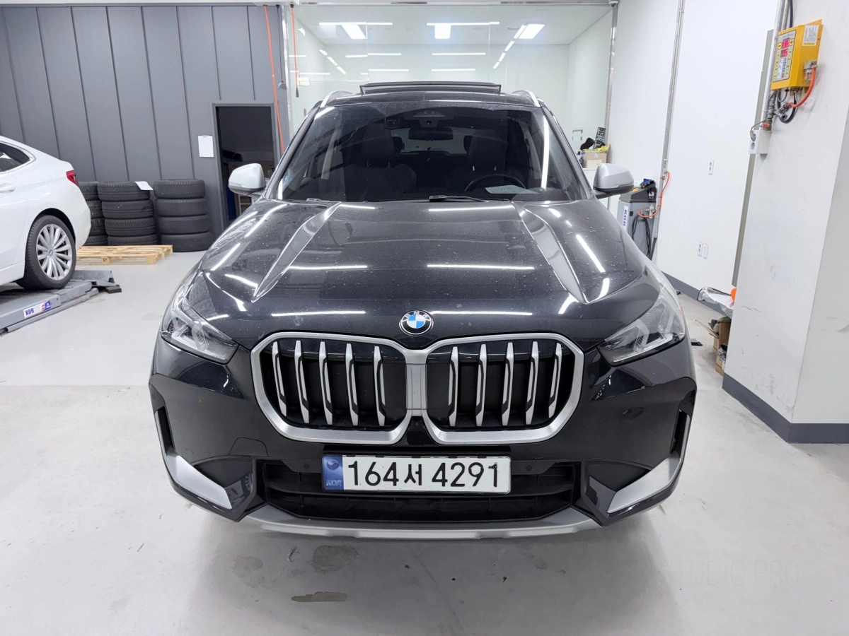 BMW X1 U11