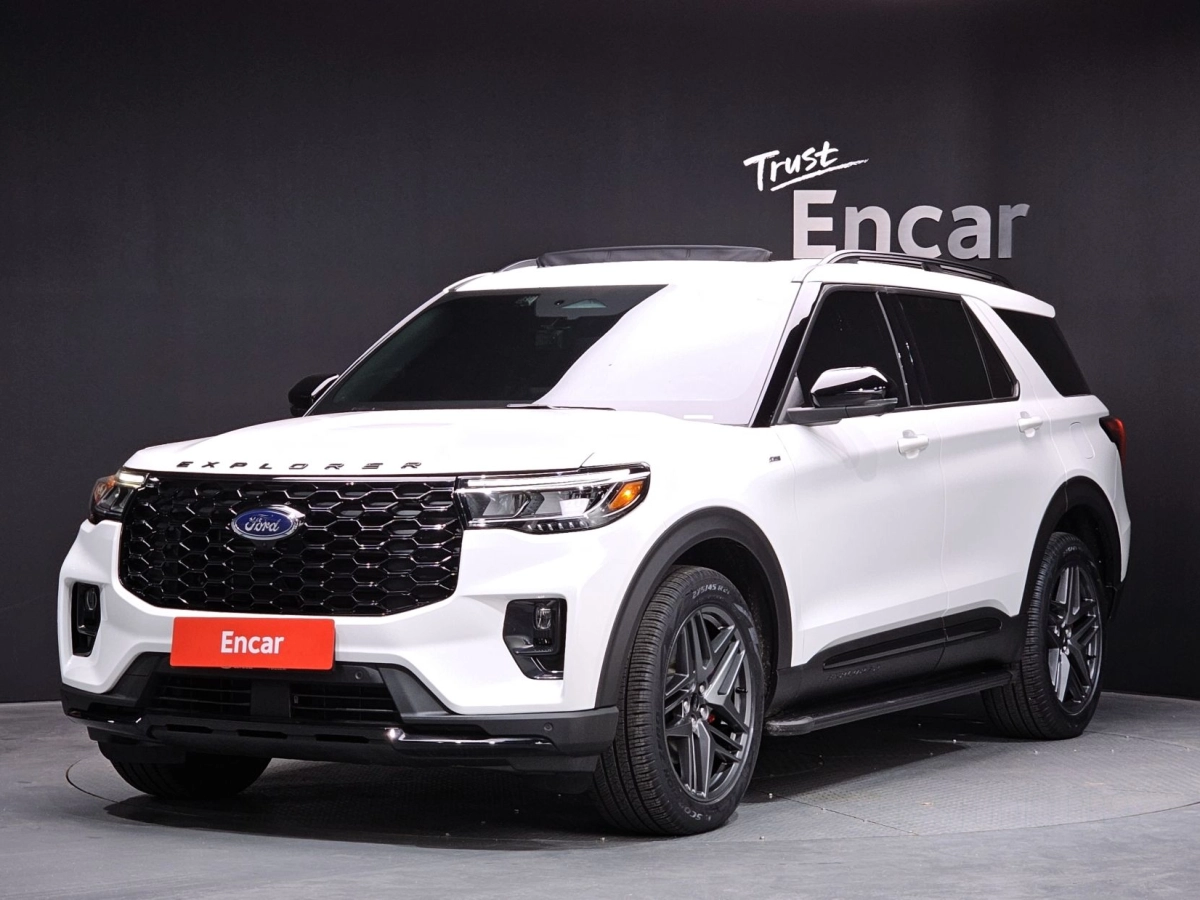 FORD EXPLORER  2025
