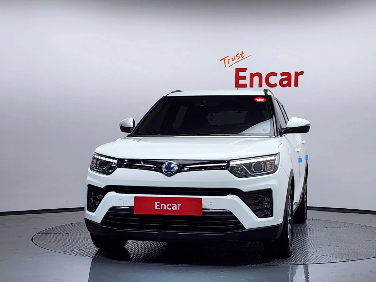 SSANGYONG TIVOLI VERY NEW