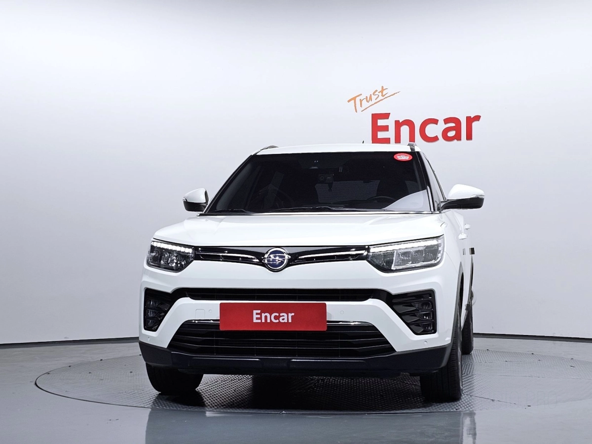 SSANGYONG TIVOLI VERY NEW