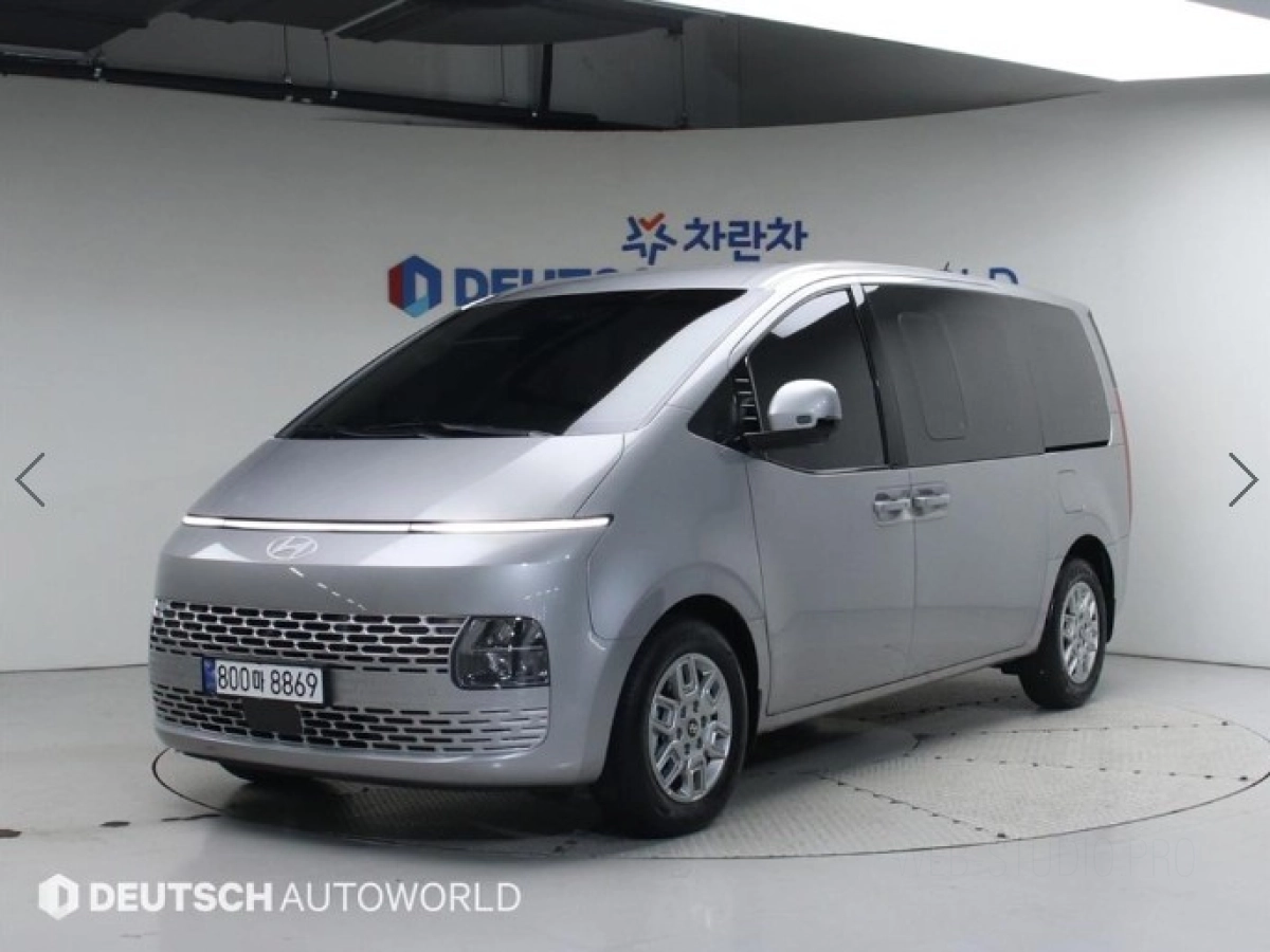 HYUNDAI STARIA 2025