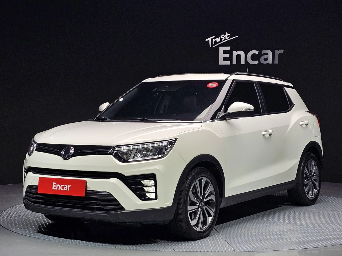 SSANGYONG TIVOLI VERY NEW