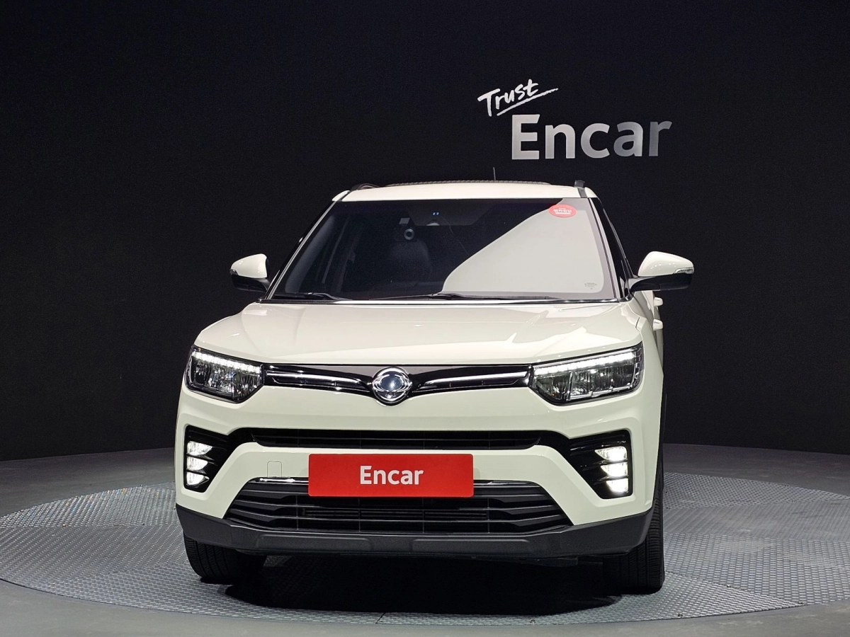 SSANGYONG TIVOLI VERY NEW