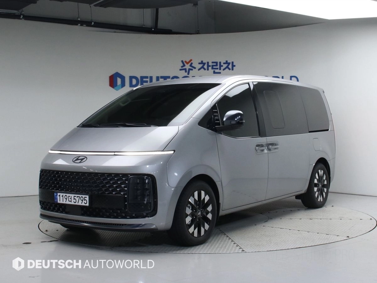 HYUNDAI STARIA 2025