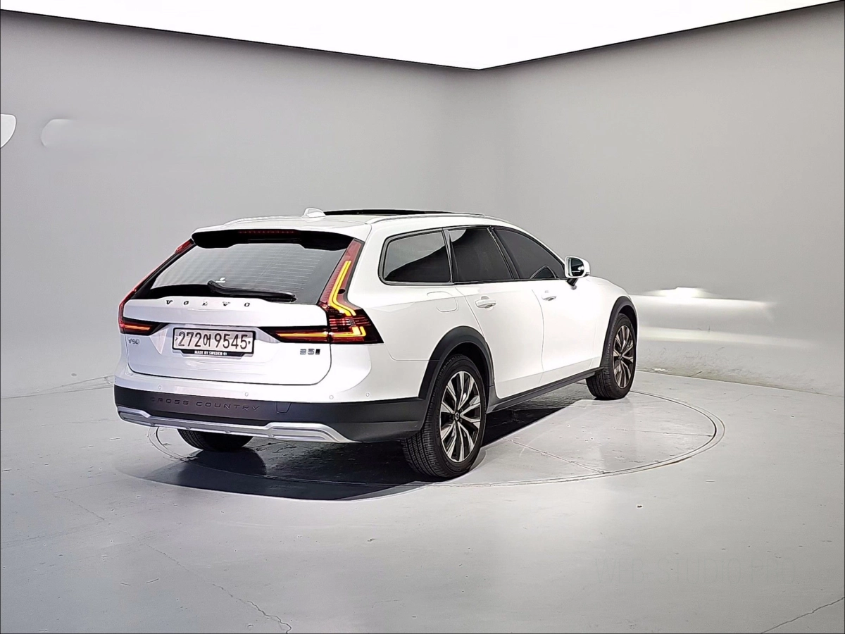 VOLVO V90 CROSS COUNTRY
