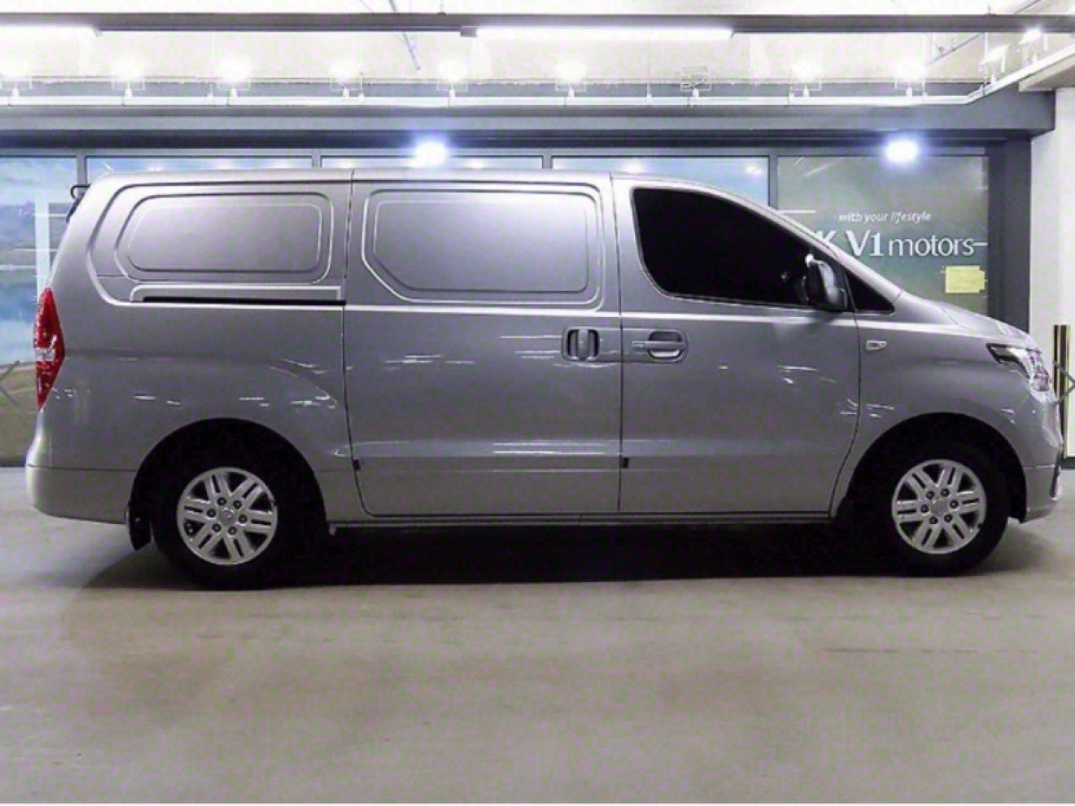 HYUNDAI STAREX GRAND