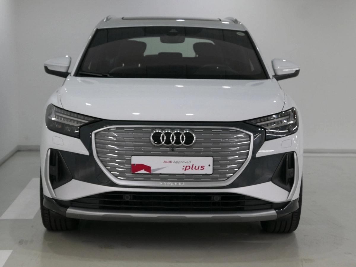 AUDI Q4 E-TRON F4