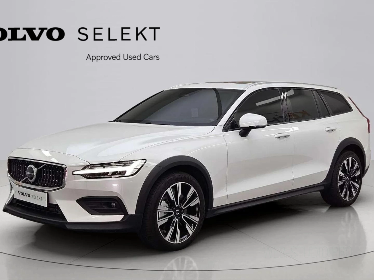 VOLVO V60 CROSS COUNTRY