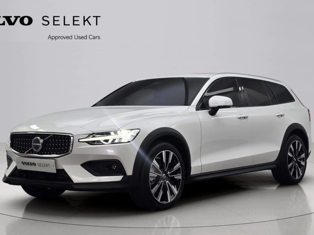 VOLVO V60 CROSS COUNTRY