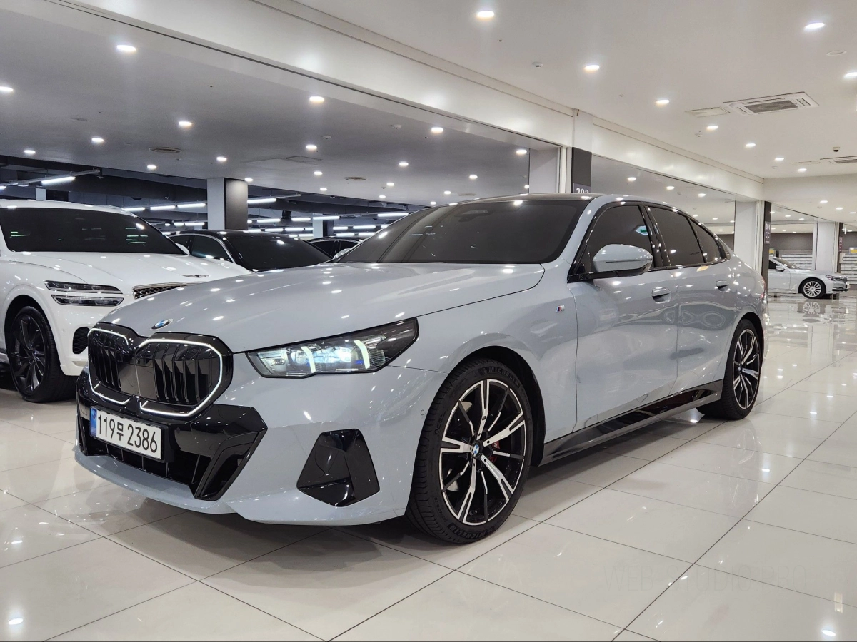 BMW 5-SERIES G60 2024