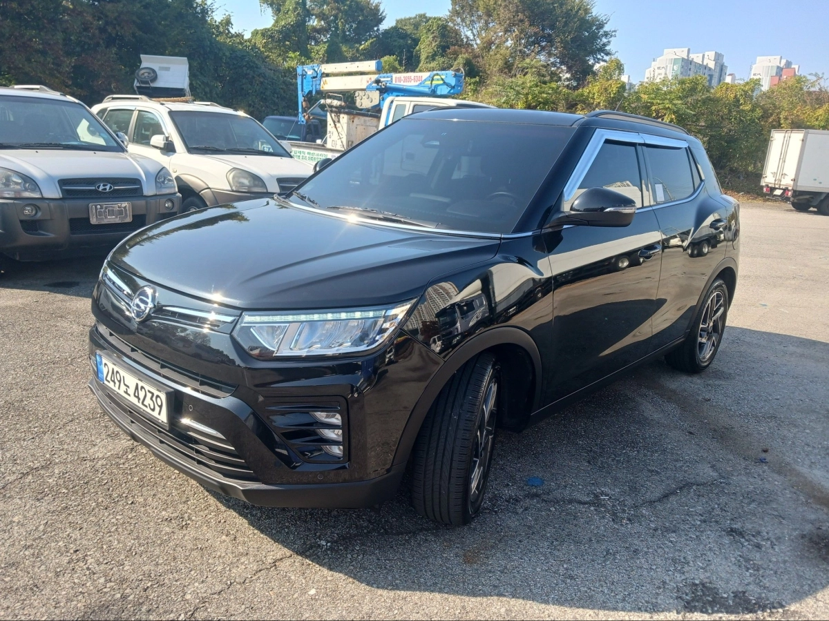 SSANGYONG TIVOLI VERY NEW