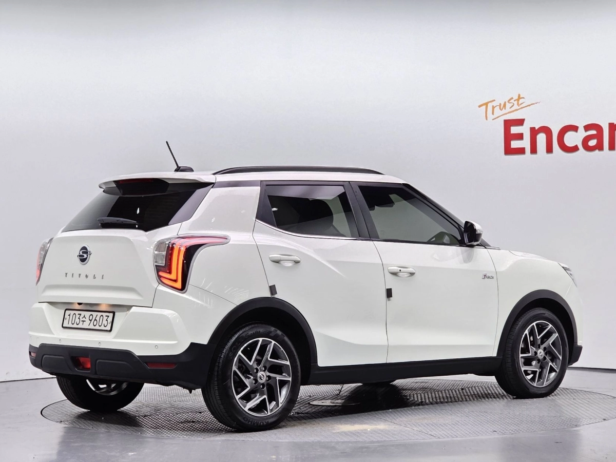 SSANGYONG TIVOLI VERY NEW