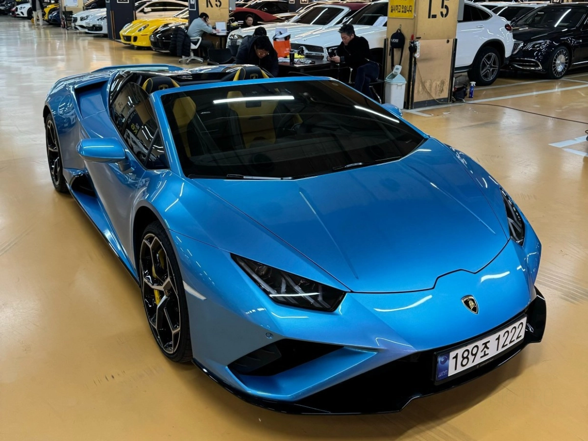 LAMBORGHINI HURACAN