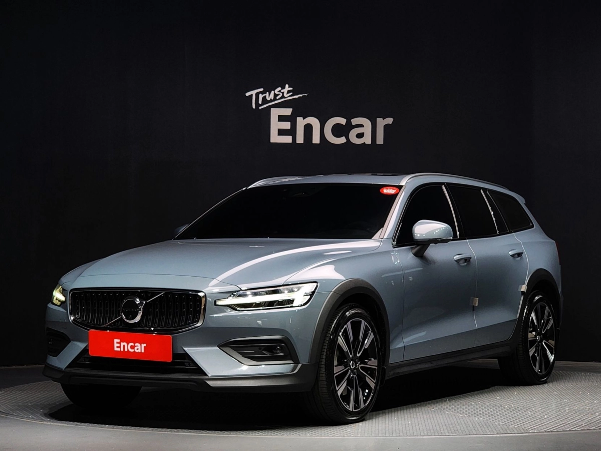 VOLVO V60 CROSS COUNTRY