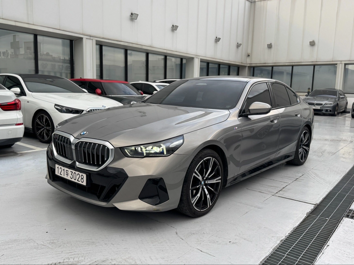 BMW 5-SERIES G60