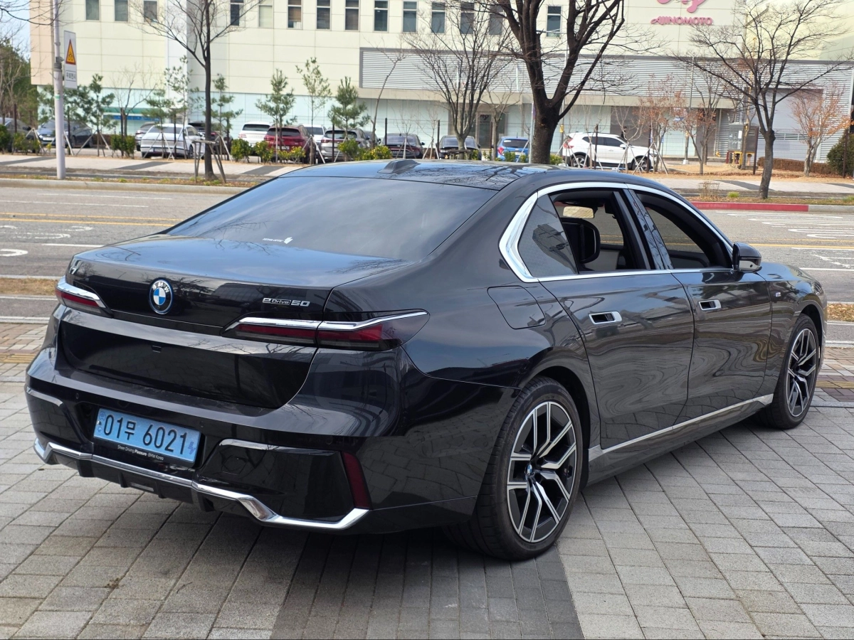 BMW I7 G70