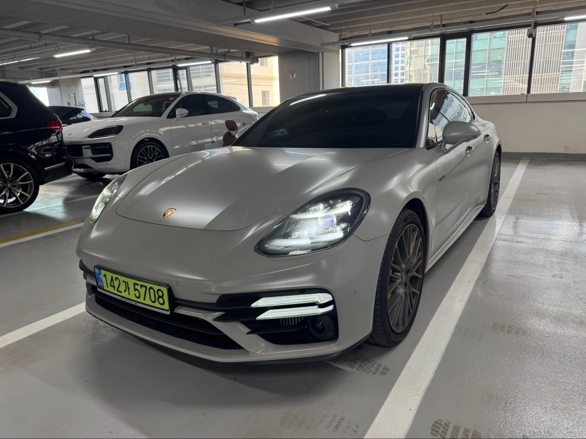 PORSCHE PANAMERA 971