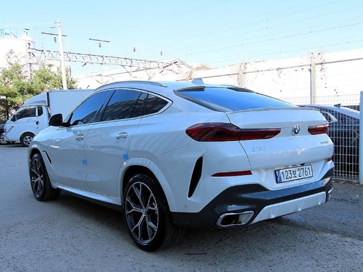 BMW X6 G06
