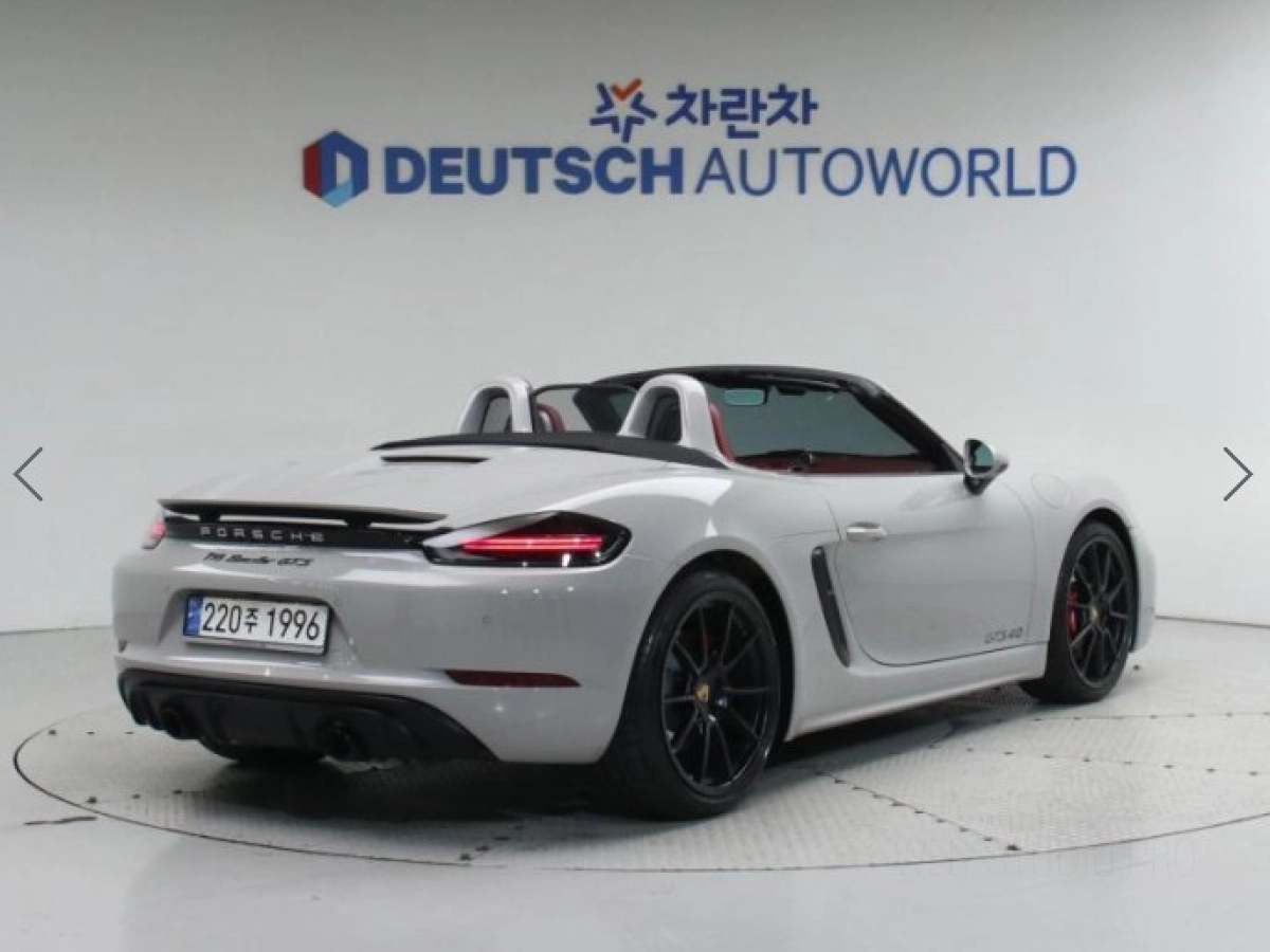 PORSCHE 718 BOXSTER