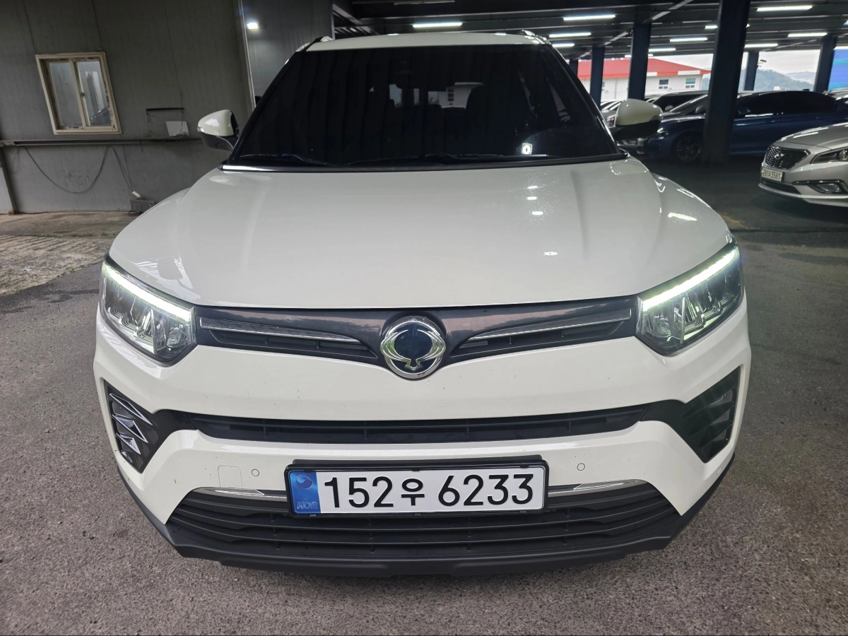 SSANGYONG TIVOLI VERY NEW