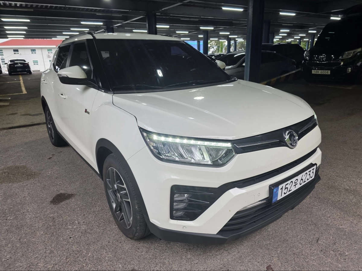 SSANGYONG TIVOLI VERY NEW