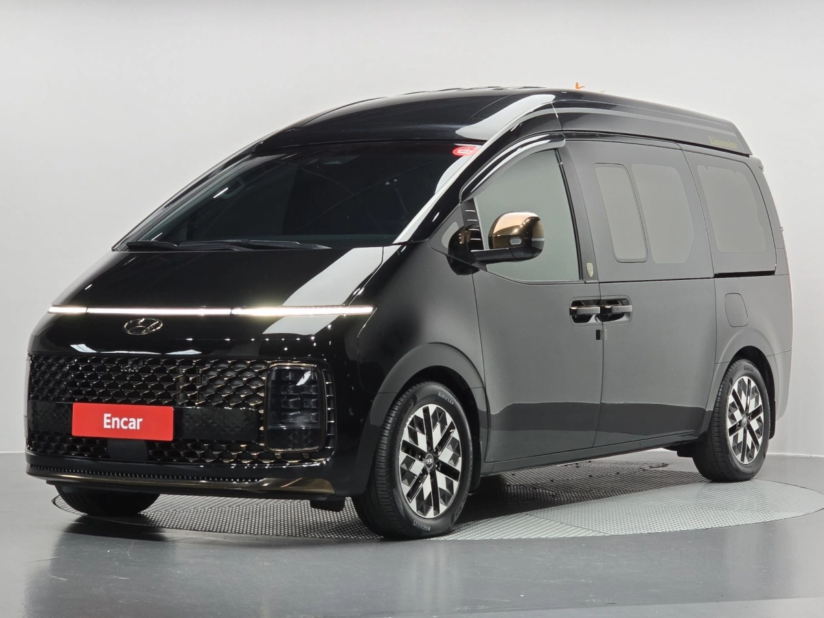 HYUNDAI STARIA 2023