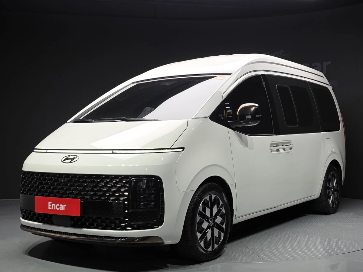HYUNDAI STARIA 2023