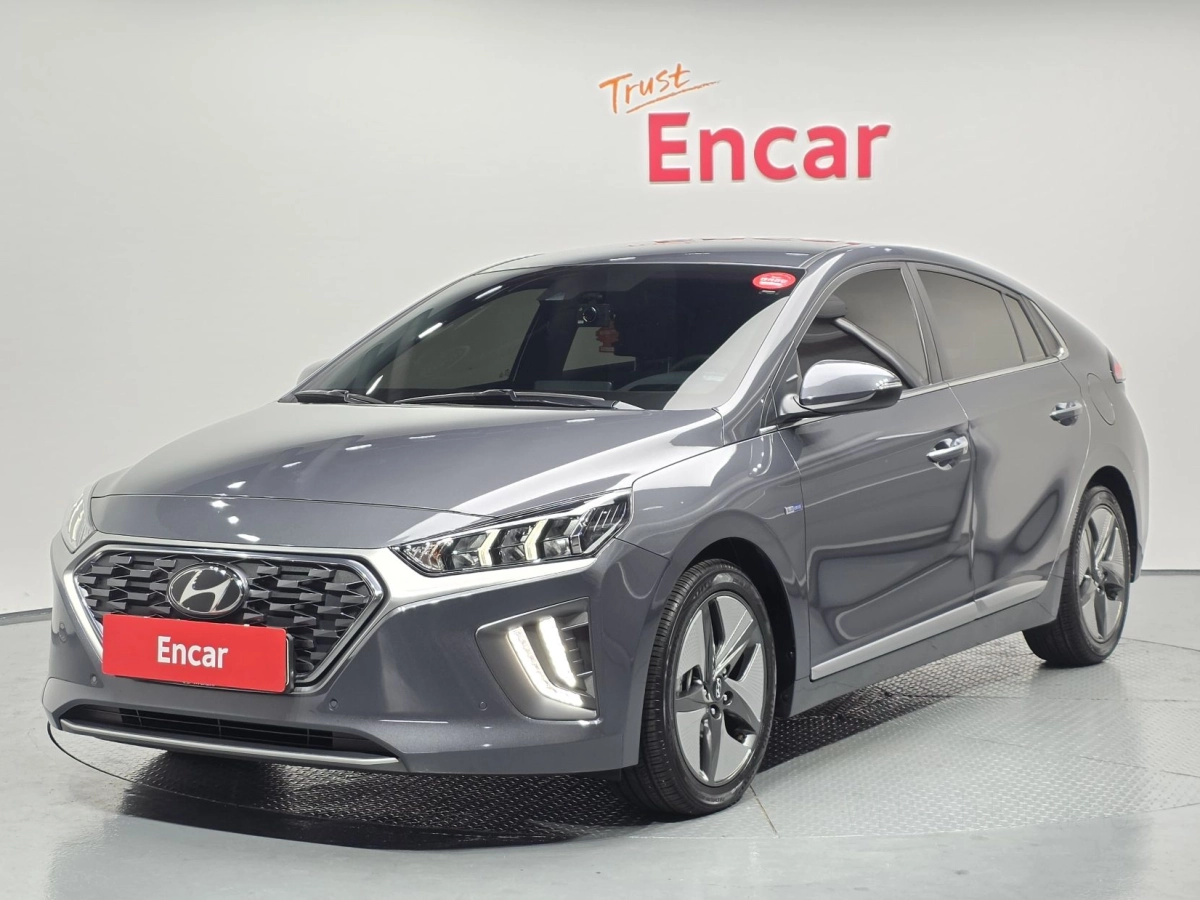 HYUNDAI IONIQ HYBRID