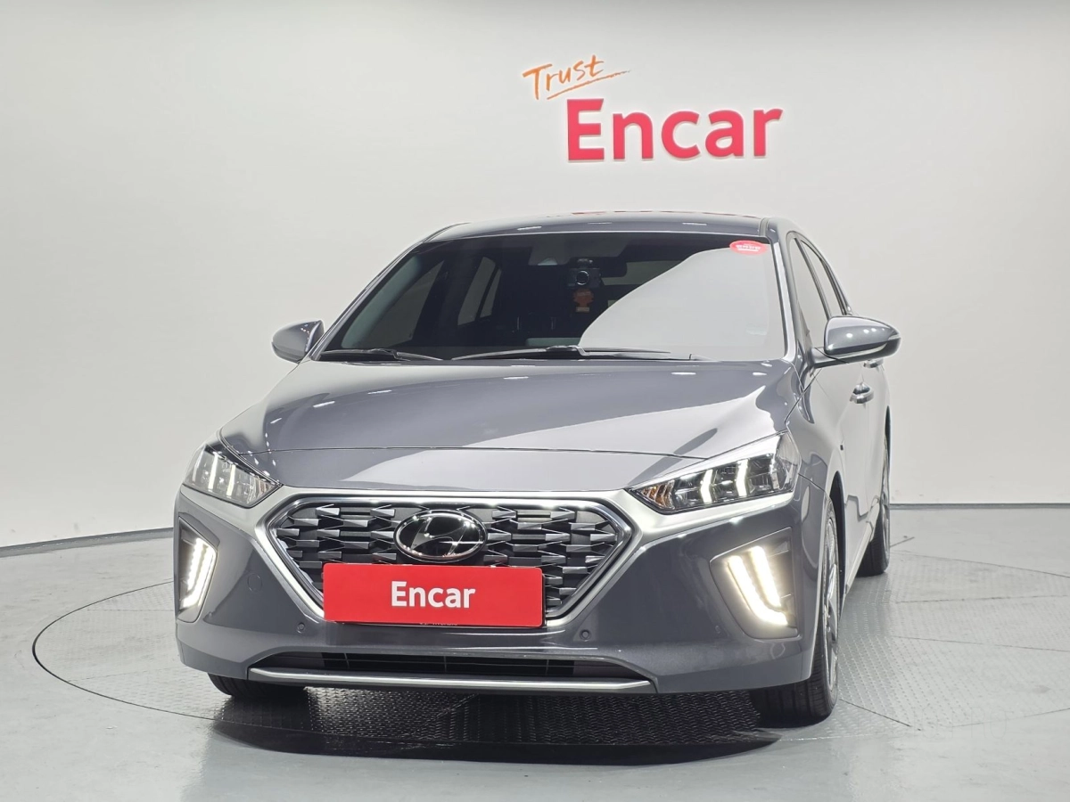 HYUNDAI IONIQ HYBRID