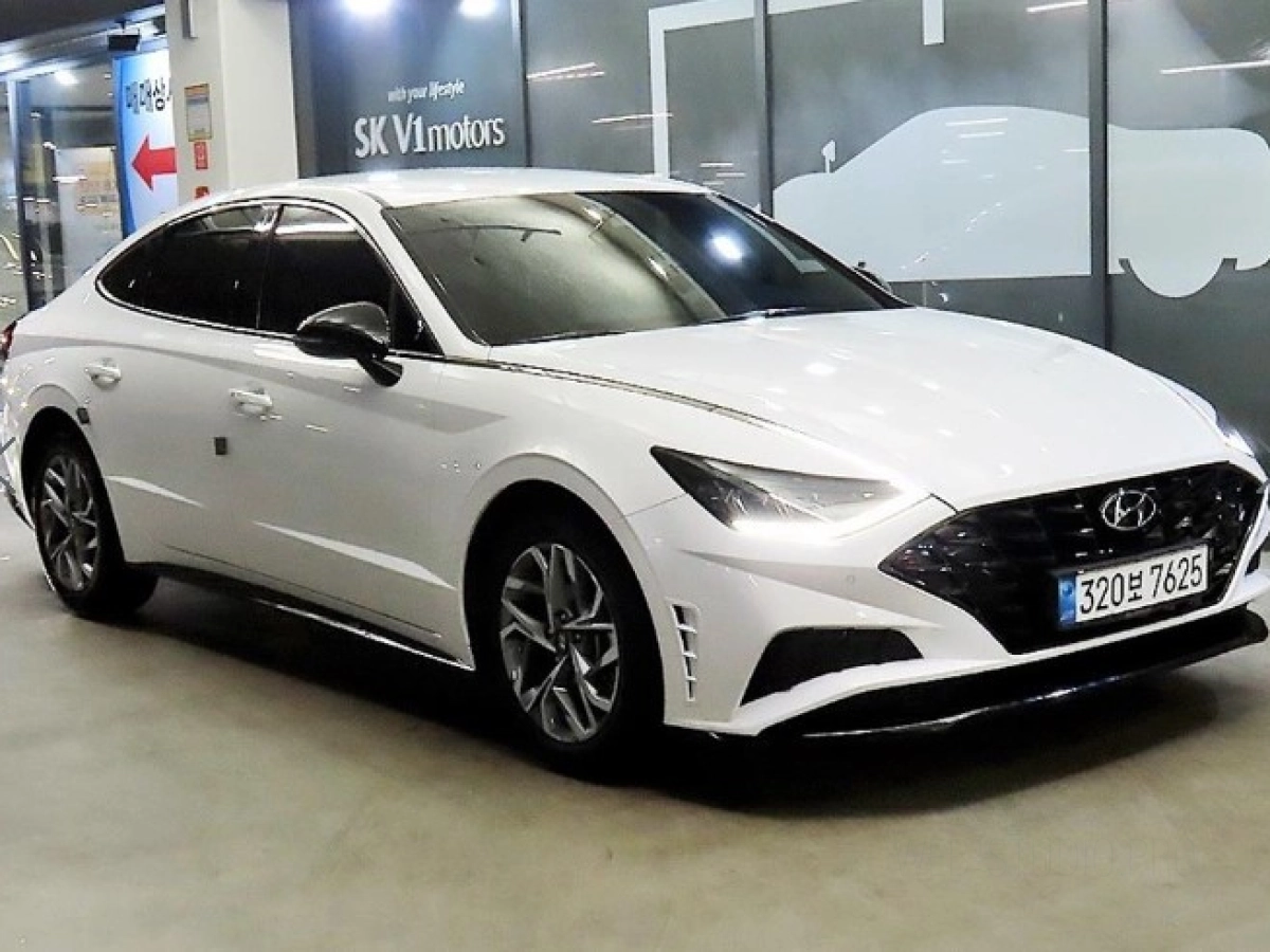 HYUNDAI SONATA DN8