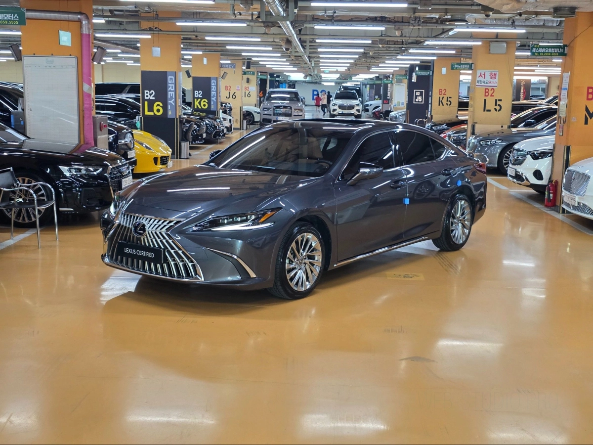 LEXUS ES300H  2025