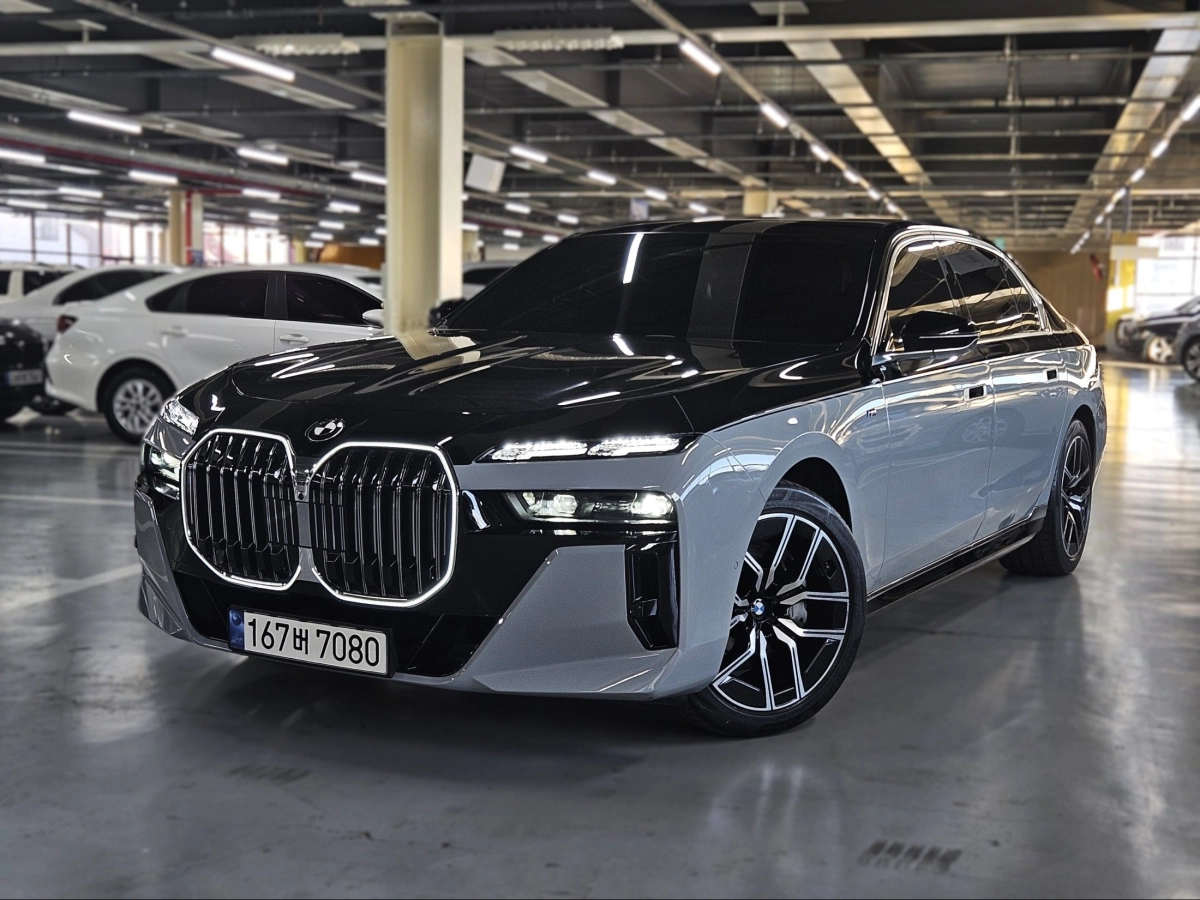 BMW 7-SERIES G70  2023