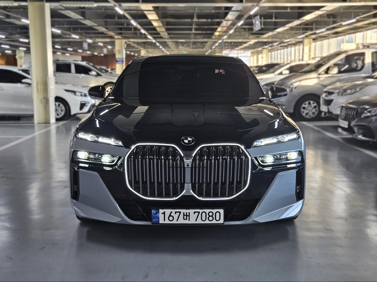 BMW 7-SERIES G70