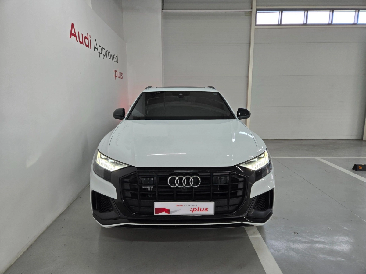 AUDI Q8 4M