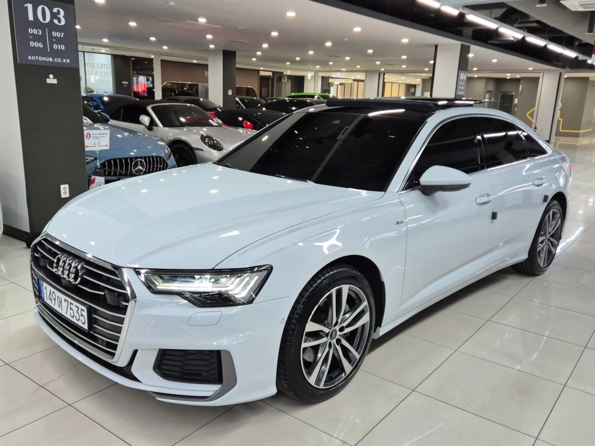 AUDI A6 C8