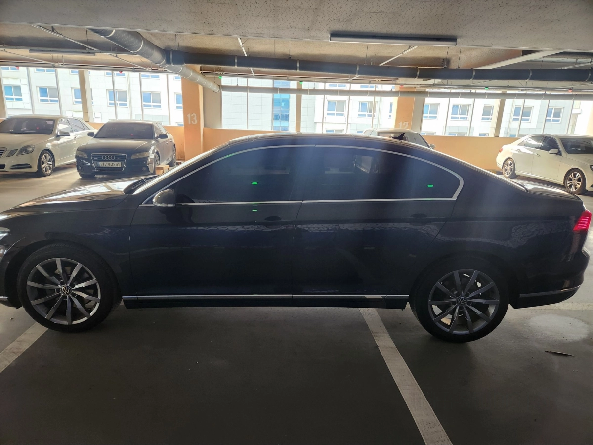 VOLKSWAGEN PASSAT GT B8