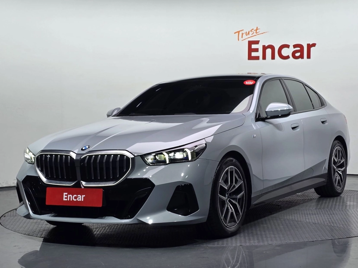 BMW 5-SERIES G60 2024