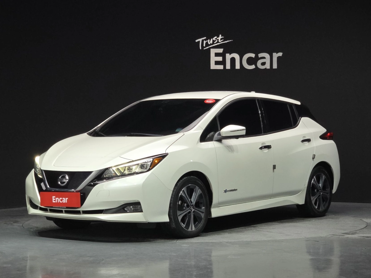 NISSAN LEAF ZE1