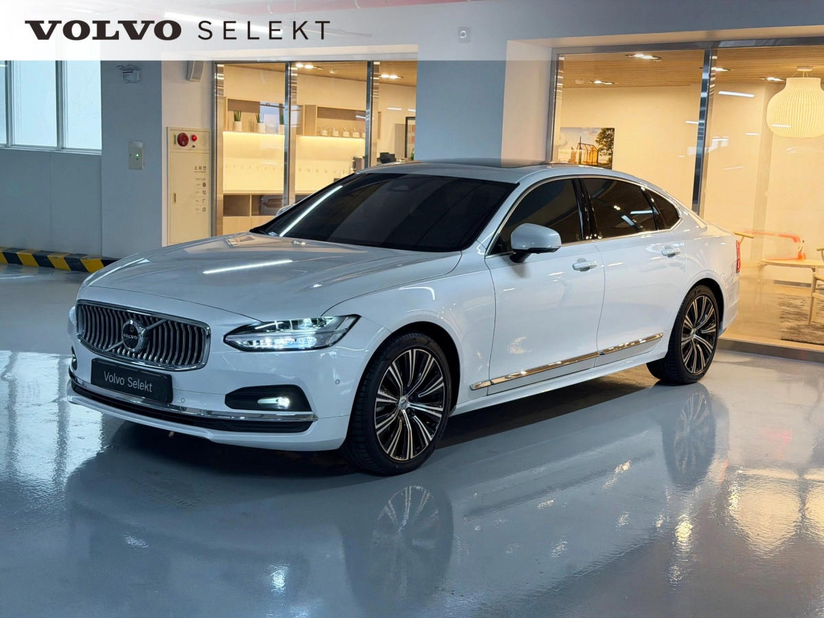 VOLVO S90