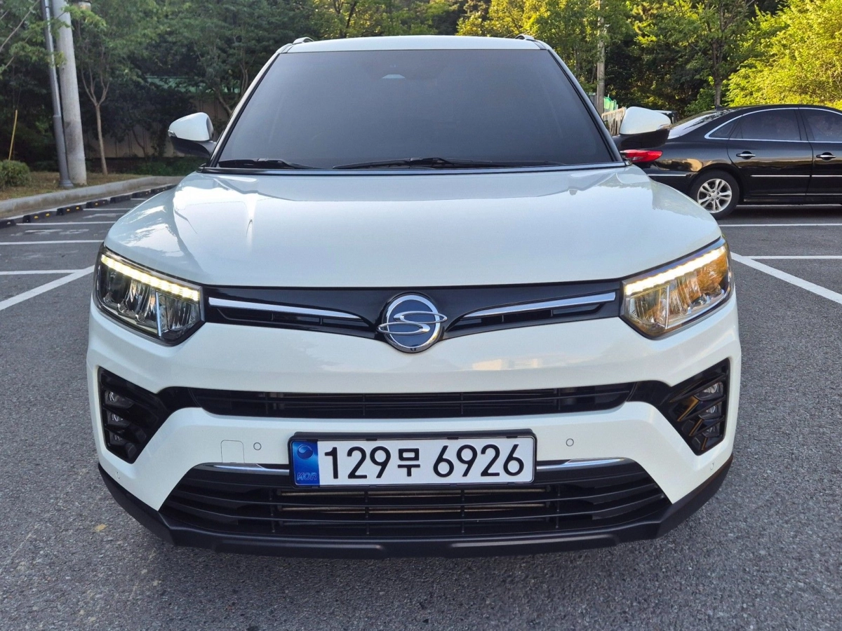SSANGYONG TIVOLI VERY NEW