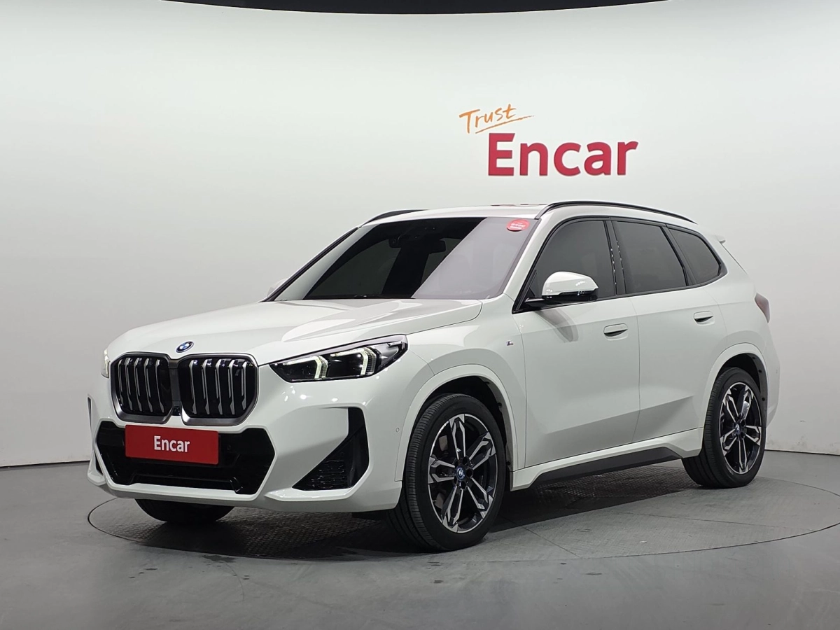 BMW IX1 U11