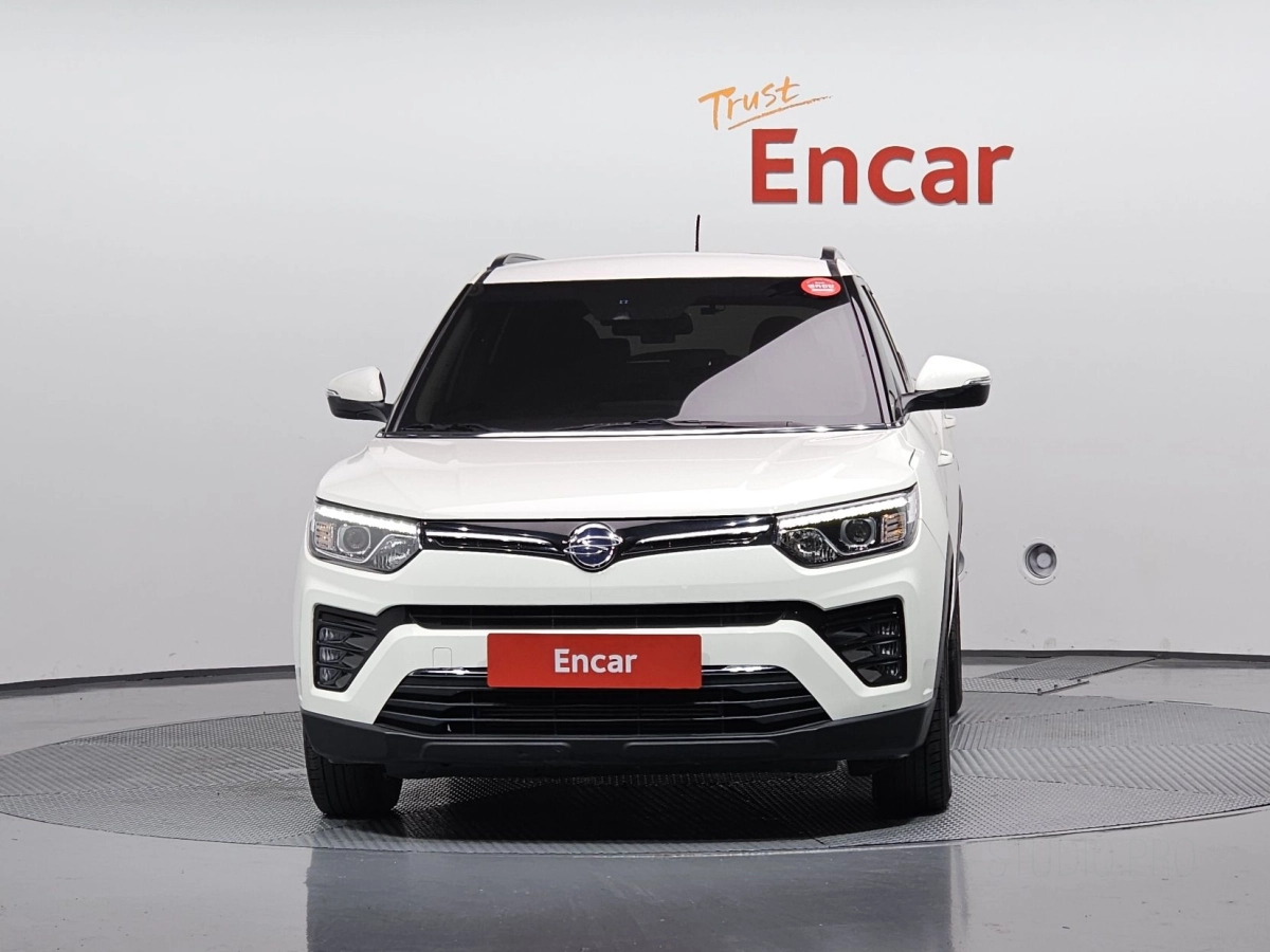 SSANGYONG TIVOLI VERY NEW