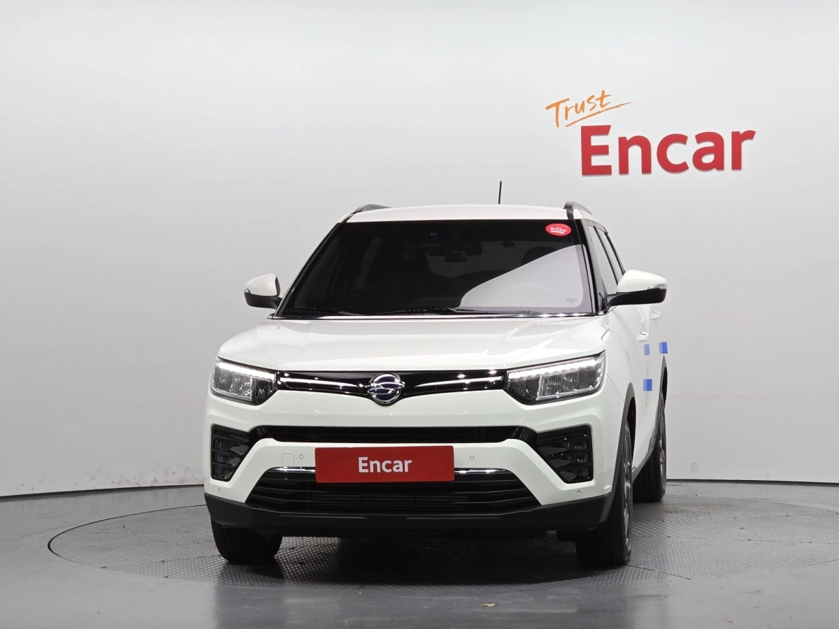 SSANGYONG TIVOLI VERY NEW