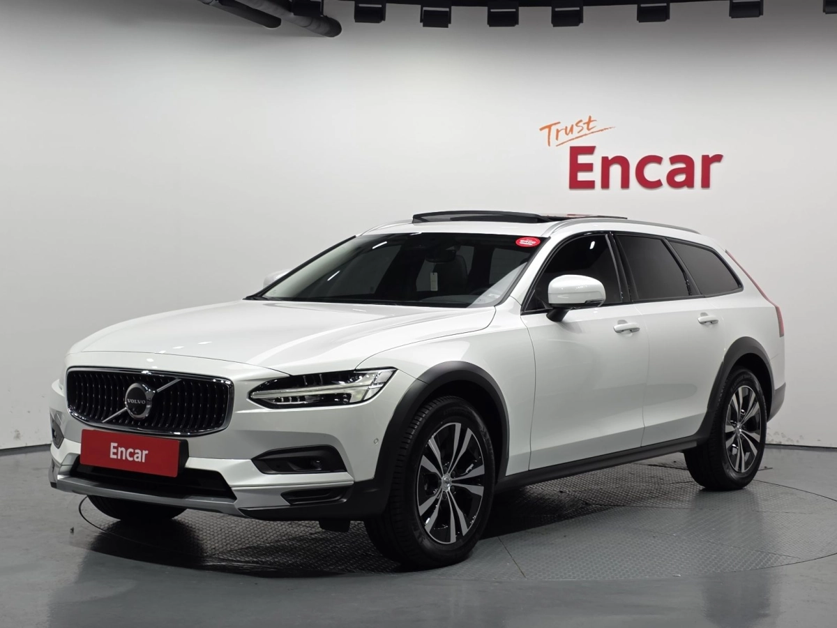 VOLVO V90 CROSS COUNTRY  2025