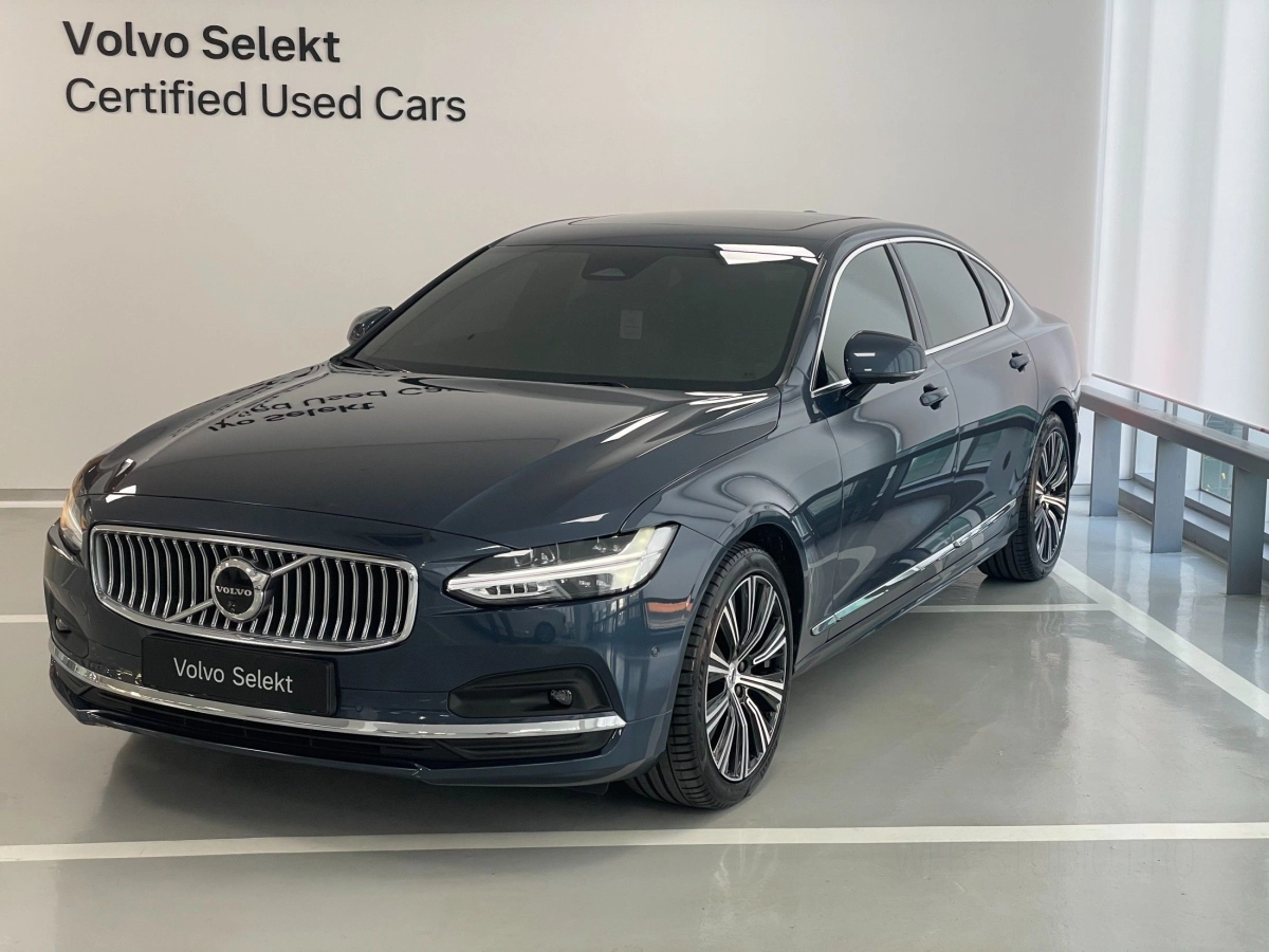 VOLVO S90